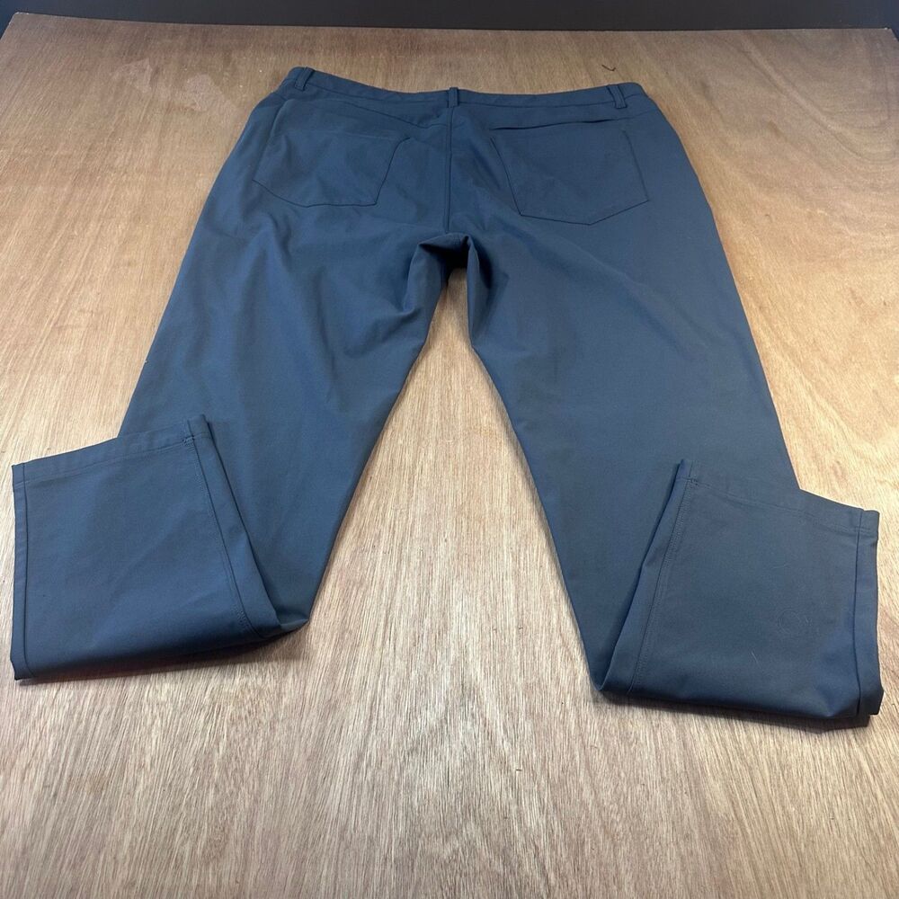 Fabletics Men Gray Performance Stretch Pants 36x3… - image 3